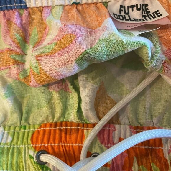 Alani Noelle Sz M Green Yellow Linen/Rayon Floral Adj. Waist Summer Shorts - Picture 6 of 7